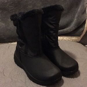 Totes snow Boots size 6